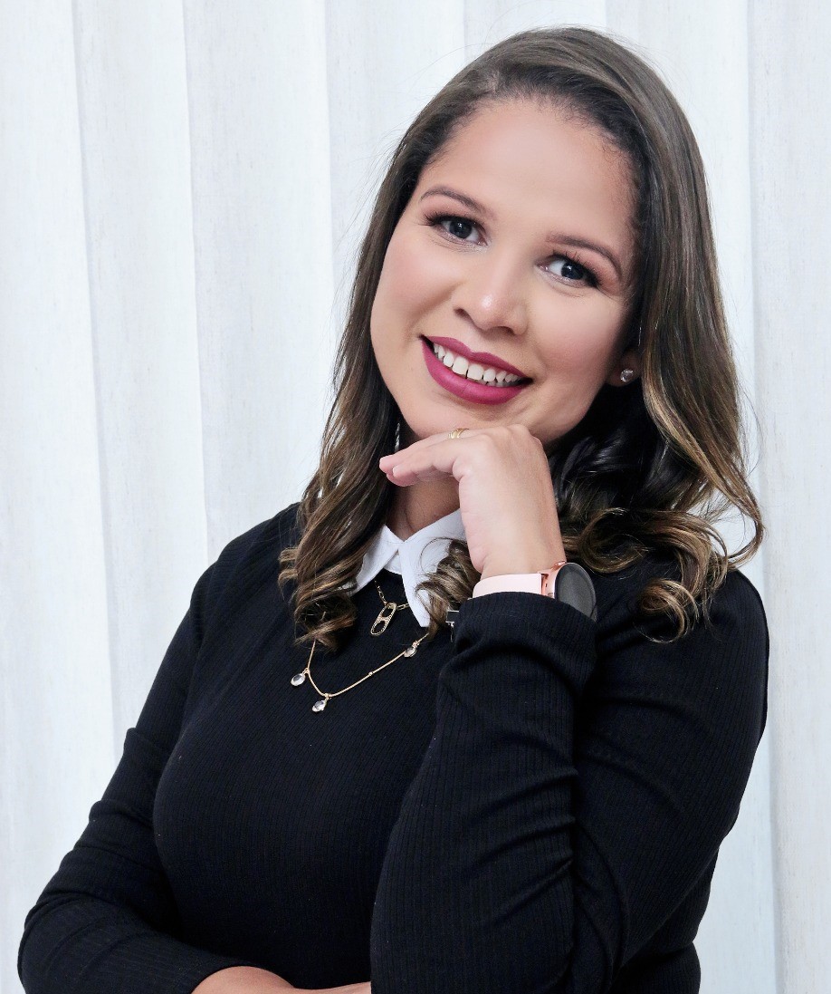 Aline Lima de Oliveira Nepomuceno